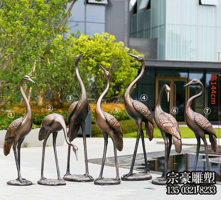 公園不銹鋼仿銅一群散步覓食的鶴雕塑 公園不銹鋼仿銅一群散步覓食的鶴雕塑